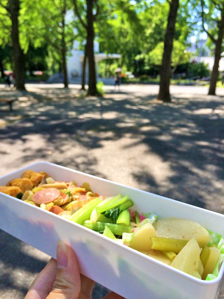 昼食中などの様子